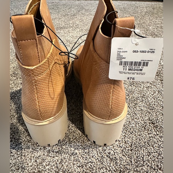 a.n.a. Dorick Woman’s Block Heel Boots - Size 11 - New In Box - Color Cognac - Picture 4 of 6
